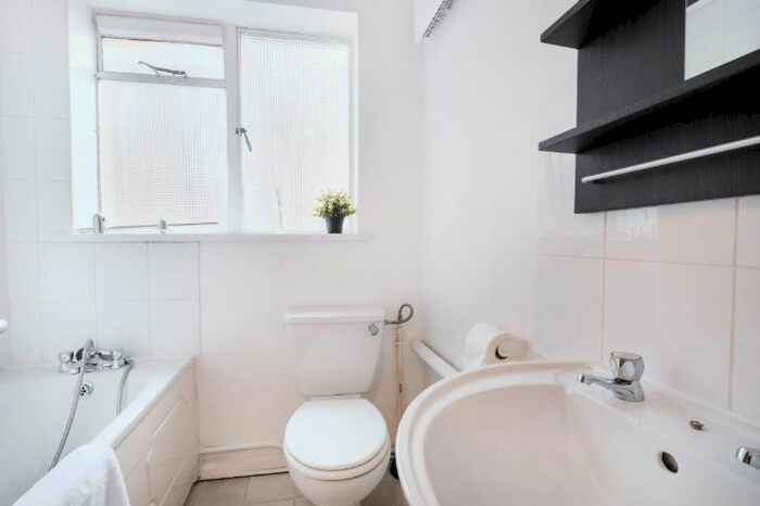 1 Bedroom Flat To Rent In Oxford Street, W1D