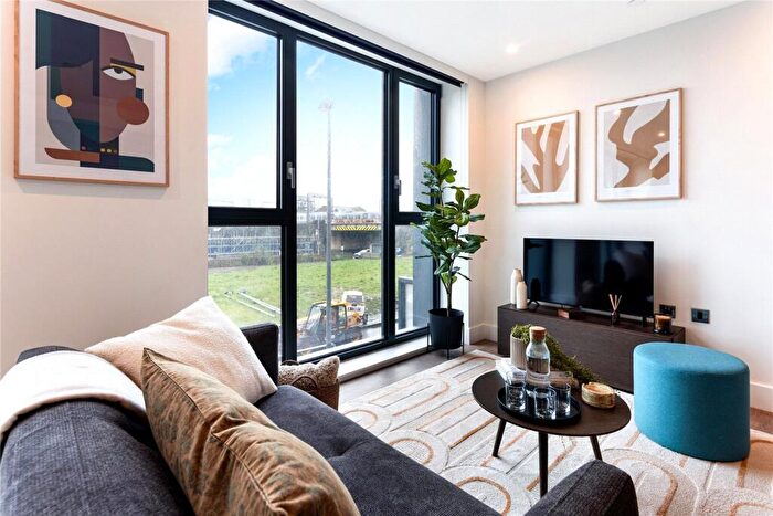 2 Bedroom Apartment To Rent In Uncle Leeds, Whitehall, LS12