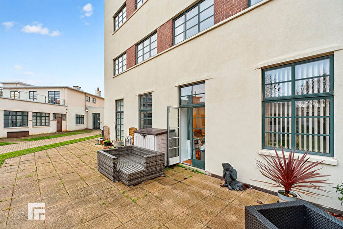 1 Bedroom Flat For Sale In Hayes Road, Penarth, CF64