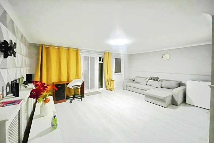 4 Bedroom Terraced House To Rent In Mayflower Close, South Ockendon, RM15