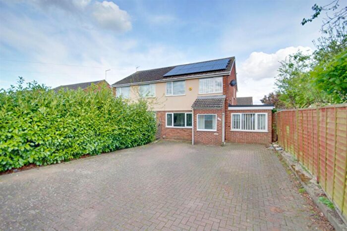 5 Bedroom Semi Detached House For Sale In Burstellars, St. Ives, PE27