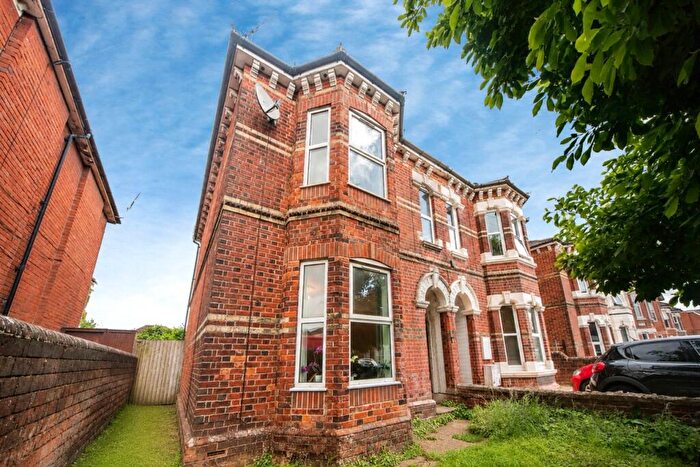 3 Bedroom Semi Detached House For Sale In Avenue Road, Portswood, Southampton, Hampshire, SO14