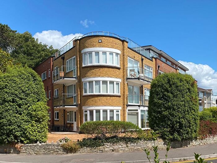 3 Bedroom Flat For Sale In Canford Court Cliff Drive, Canford Cliffs, BH13