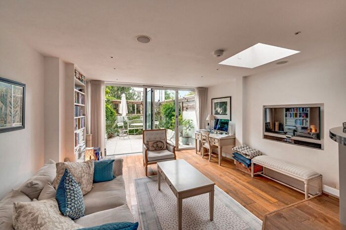 4 Bedroom Flat For Sale In Oxberry Avenue, SW6