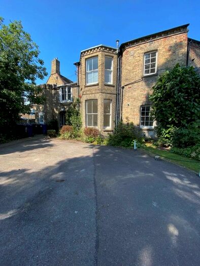 2 Bedroom Flat To Rent In Berkley Street, St Neots, PE19