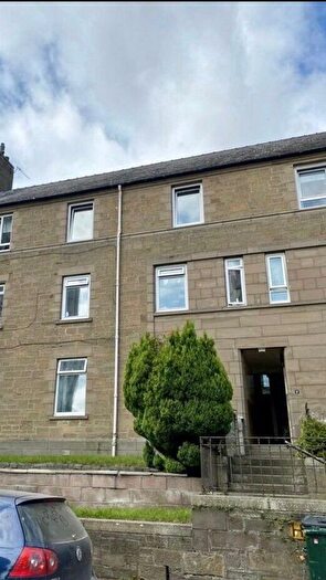 3 Bedroom Flat To Rent In Dundee, Angus, DD3