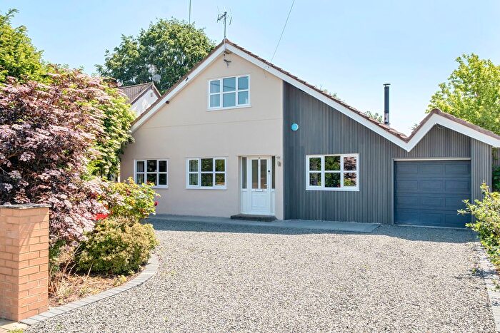 4 Bedroom Detached House For Sale In Ouseley Road, Wraysbury, TW19