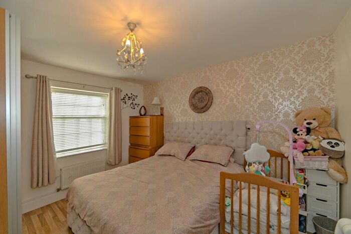 5 Bedroom Town House For Sale In Frampton Grove, Westcroft, MK4