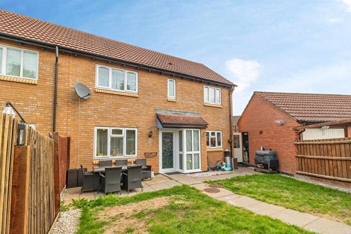 3 Bedroom End Of Terrace House For Sale In Ardley Mews, Broughton, Milton Keynes, MK10