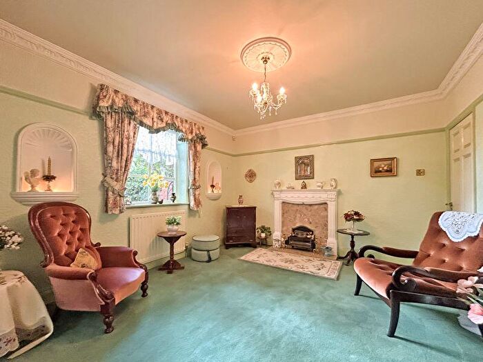 3 Bedroom Detached Bungalow For Sale In Bustleholme Avenue, West Bromwich, B71
