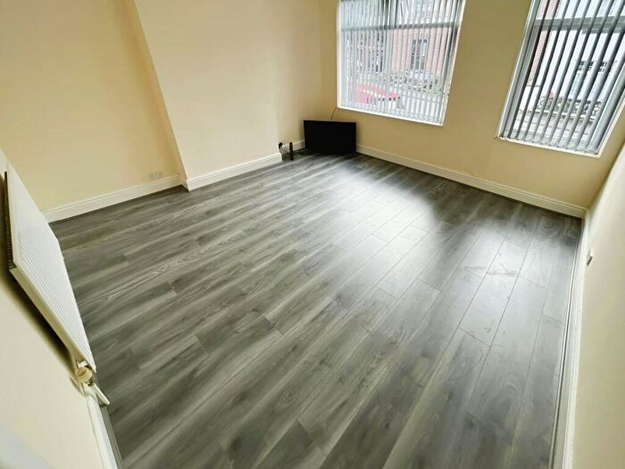 1 Bedroom Flat To Rent In Cemetery Road, Stourbridge, DY9