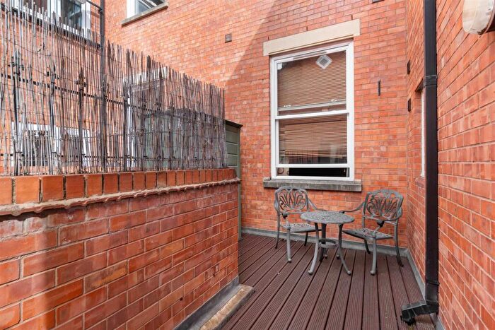 2 Bedroom Duplex For Sale In Warwick Road, Stratford-Upon-Avon, CV37