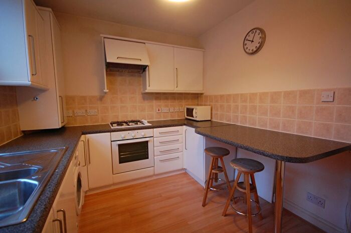 1 Bedroom Flat To Rent In Blythe Road, London, W14