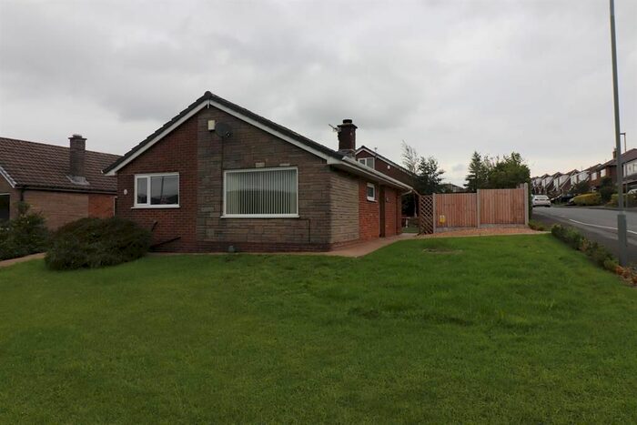 2 Bedroom Detached Bungalow To Rent In Priory Drive, Darwen, BB3