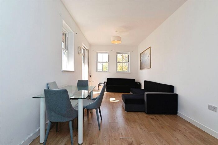2 Bedroom Flat To Rent In Lynton House, Albert Walk, London, E16