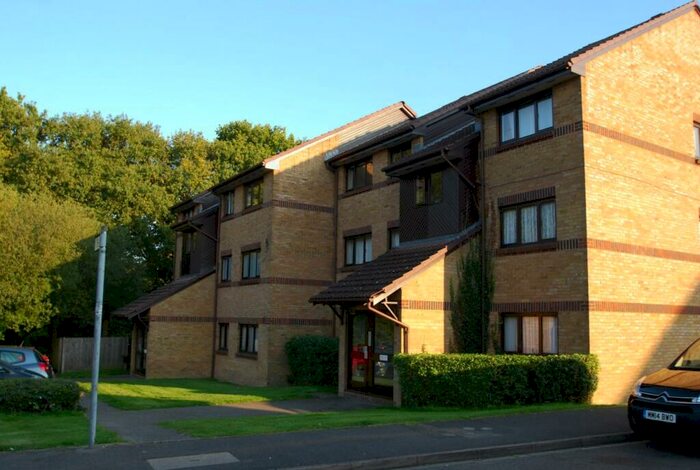1 Bedroom Apartment To Rent In Littlebrook Avenue, Nr Burnham, Slough, Berks, SL2