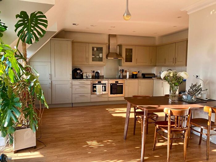 2 Bedroom Flat To Rent In Cedar House, Woodcrest Road, Purley, CR8