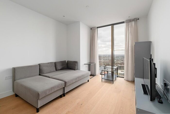 2 Bedroom Apartment To Rent In Marsh Wall London, E14