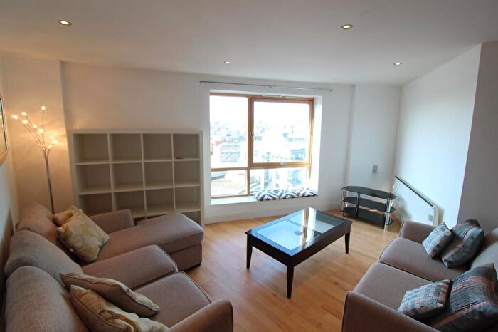 2 Bedroom Flat To Rent In Clarence House, The Boulevard, Leeds, West Yorkshire, LS10
