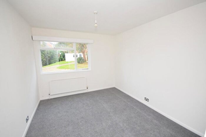 3 Bedroom Detached Bungalow For Sale In Ford Lane, Farnham, Surrey, GU10