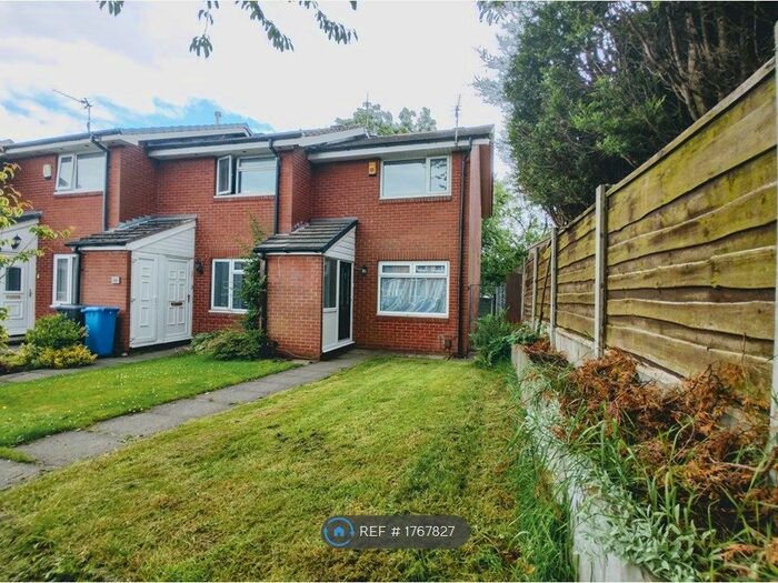 2 Bedroom End Of Terrace House To Rent In Oak Bank Close, Whitefield, Manchester, M45