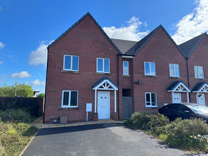 3 Bedroom Town House To Rent In Faraday Close, Ollerton, Newark, NG22