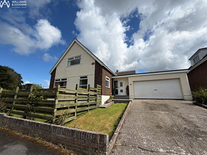 4 Bedroom Detached House For Sale In Y Wern, Llanfairpwllgwyngyll, Anglesey, LL61