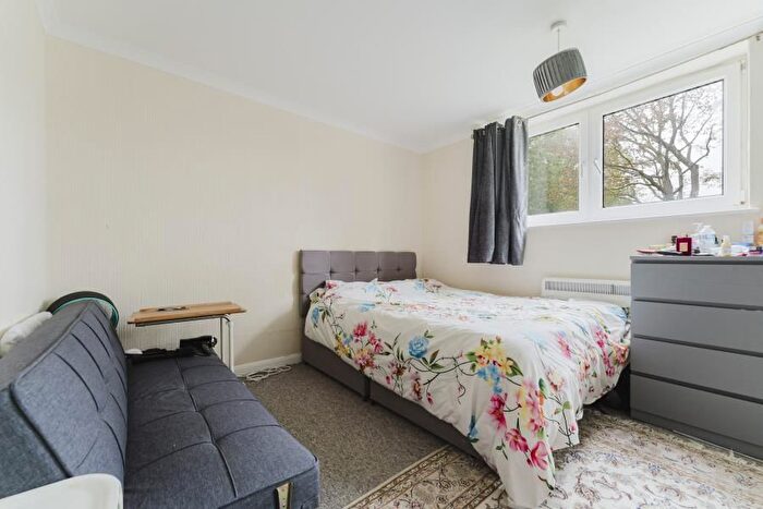2 Bedroom Flat For Sale In Green Vale, W5