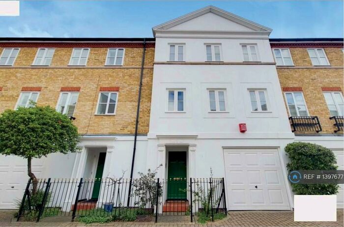 3 Bedroom Terraced House To Rent In Vestry Mews, London, SE5