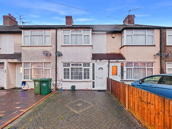 2 Bedroom Terraced House For Sale In Ravensbourne Avenue, Stanwell, Surrey, TW19