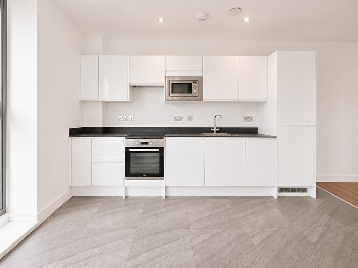 2 Bedroom Flat To Rent In Eastbury Road, Watford, WD19