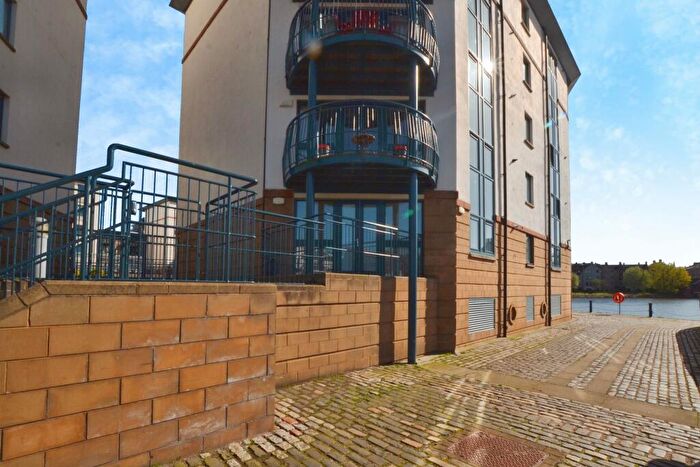 3 Bedroom Flat To Rent In Ocean Drive, Edinburgh, EH6