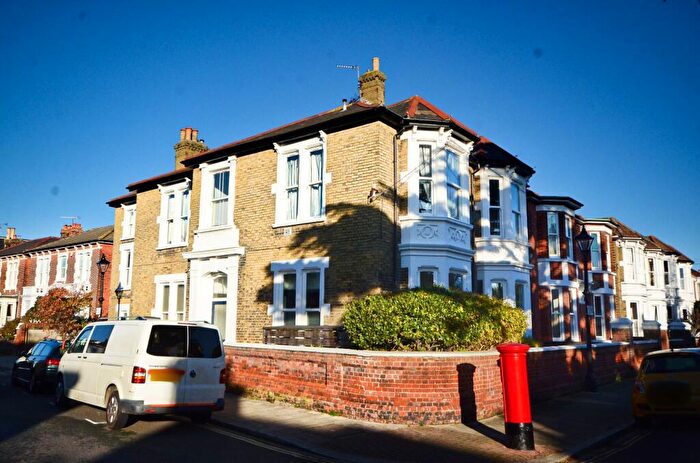 1 Bedroom Flat To Rent In Yarborough Road, Southsea, PO5