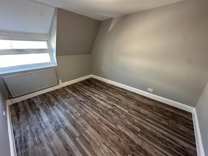 1 Bedroom Flat To Rent In Rendlesham Road, London, E5