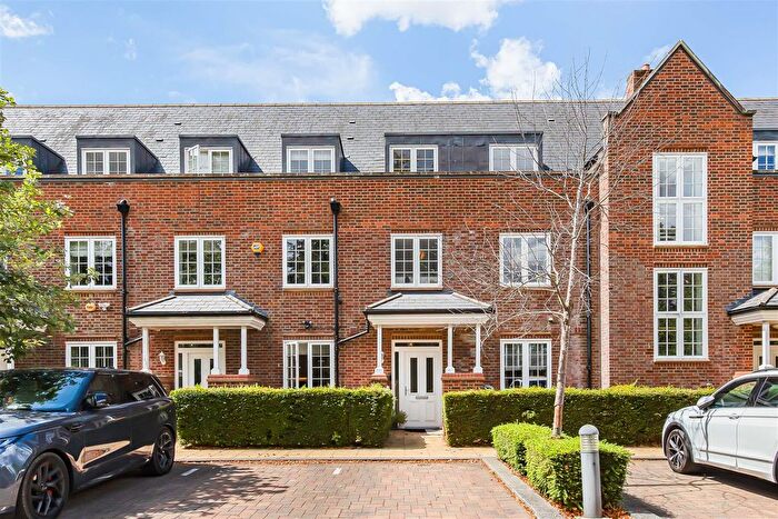 3 Bedroom Terraced House For Sale In Pegrum Drive, Napsbury Park, St. Albans, AL2