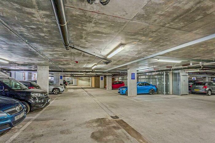 Property To Rent In Whitestone Way Secure Parking, CR0