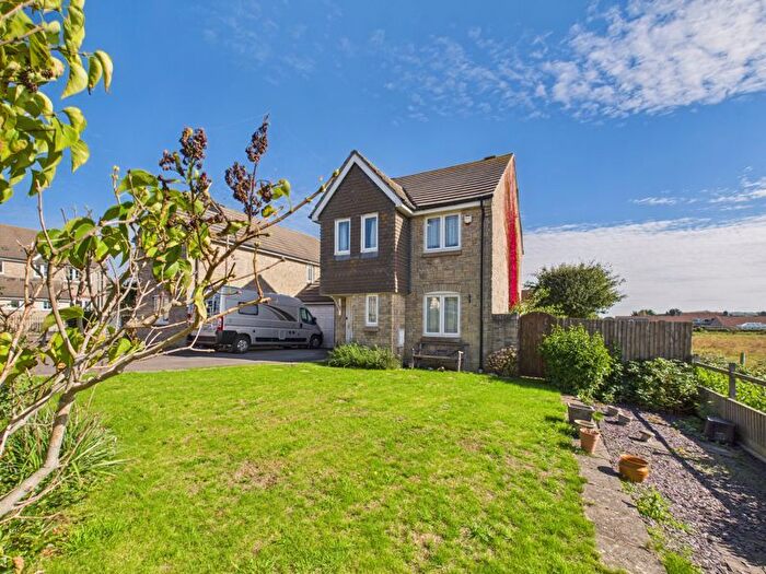 3 Bedroom Detached House For Sale In Blackthorn Way, Somerton, TA11
