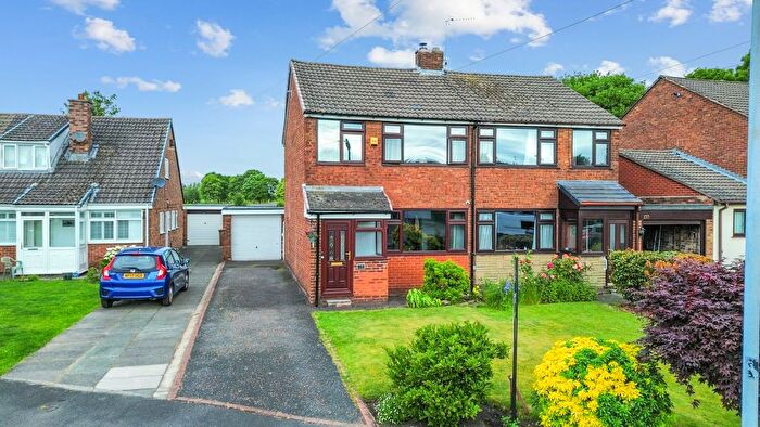 3 Bedroom Semi-Detached House For Sale In Broadway, Eccleston, WA10