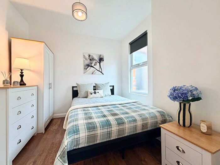 Studio To Rent In West Hendon Broadway, London, NW9