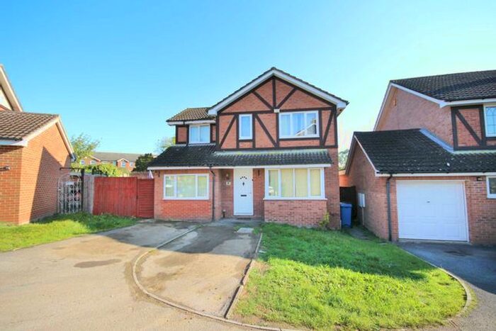 4 Bedroom Detached House To Rent In Farley Copse, Bracknell, RG42