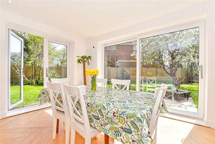 4 Bedroom End Of Terrace House For Sale In The Churchlands, New Romney, Kent, TN28