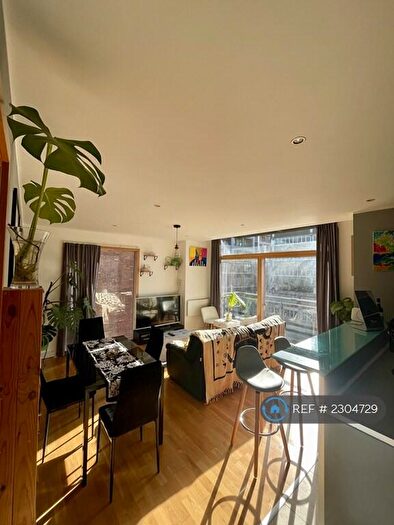 2 Bedroom Flat To Rent In Church Street, Manchester, M4