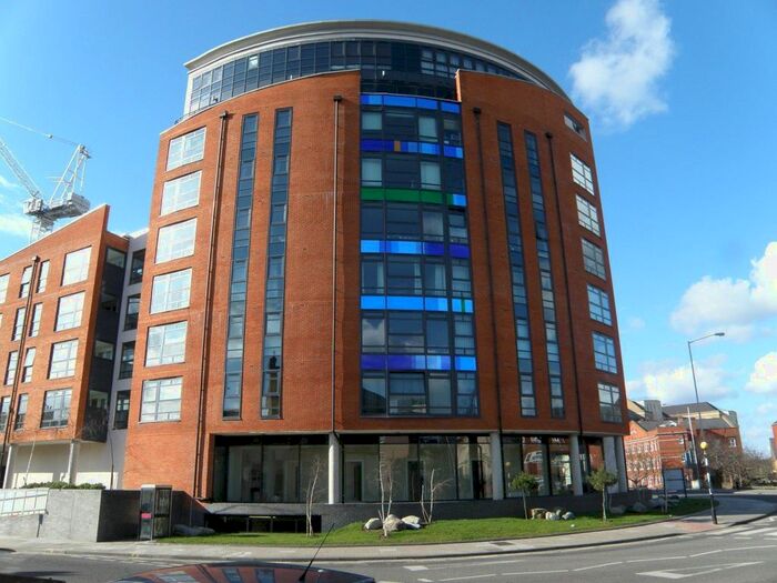 2 Bedroom Flat To Rent In Kennet Street, Reading, Berkshire, RG1