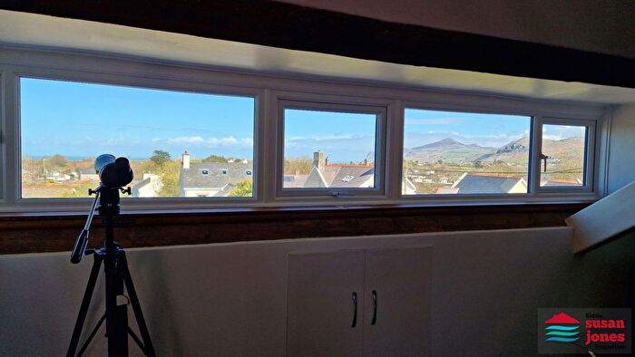 3 Bedroom Detached House For Sale In Lon Uchaf, Morfa Nefyn, Pwllheli, LL53