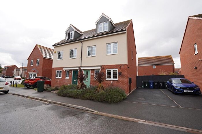 3 Bedroom Semi-detached House For Sale In Ancient Drive, Woodlands, Doncaster, DN6