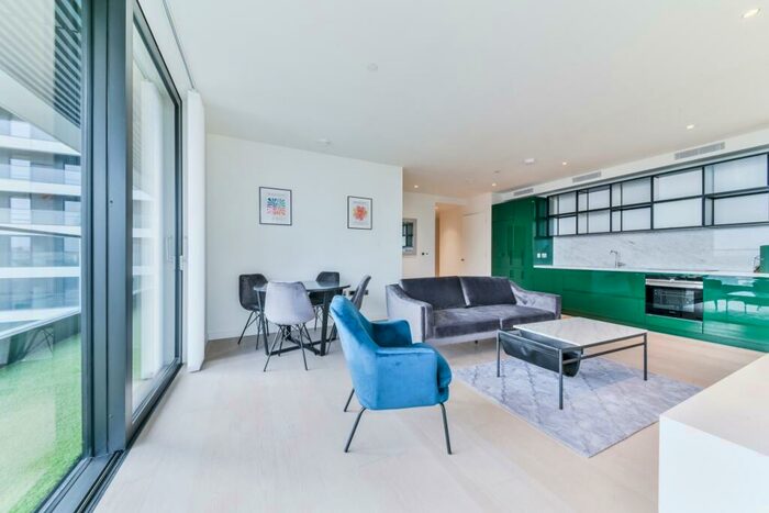 2 Bedroom Flat To Rent In Bagshaw Building, Wardian, Wards Place, Isle Of Dogs, London, E14