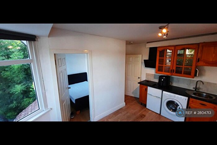 Studio To Rent In The Ridgeway, London, NW9