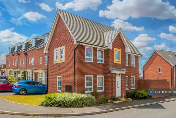 3 Bedroom Detached House To Rent In Lydden Close, Burton Latimer, Kettering, NN15