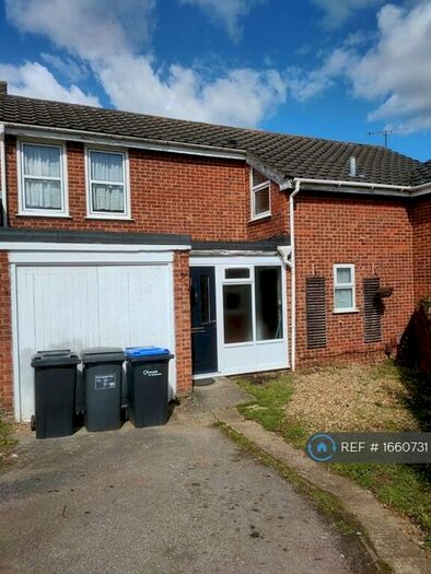 3 Bedroom Terraced House To Rent In Leben Square, Northampton, NN3