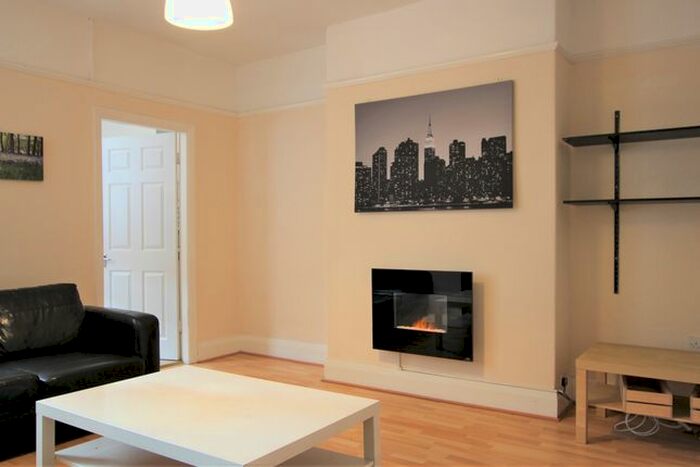 2 Bedroom Maisonette To Rent In Sackville Road, Heaton, Newcastle Upon Tyne, NE6